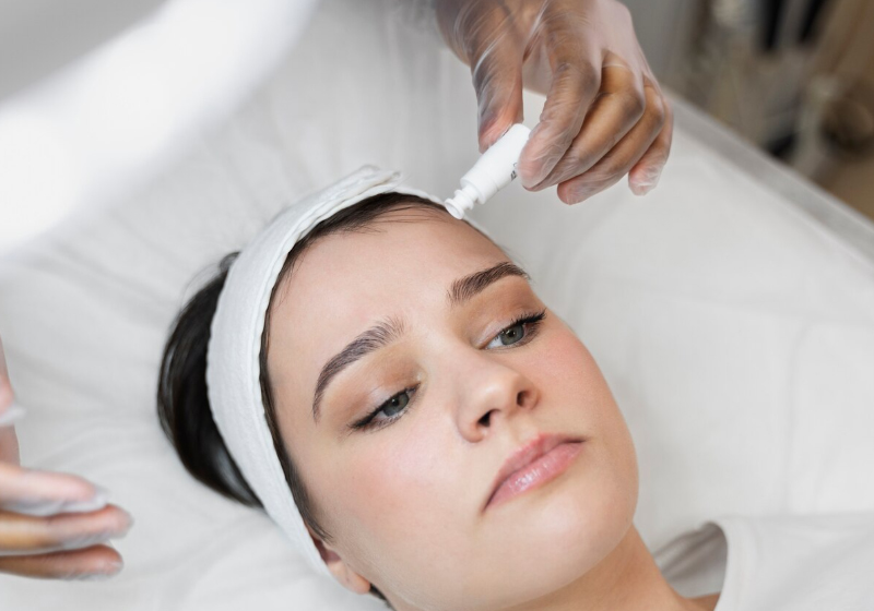 4C Radiance Renewal – Vitamin C Facial