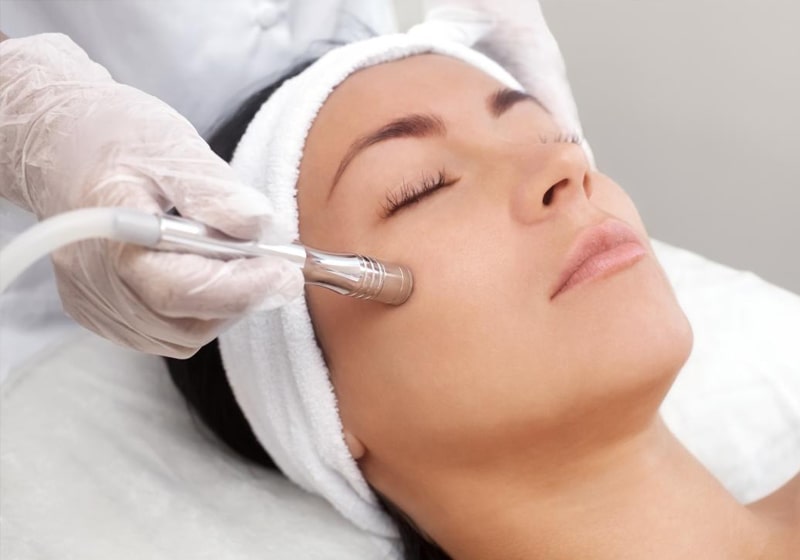 Microdermabrasion – Exfoliating Facial